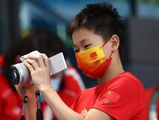 成人激情小视频